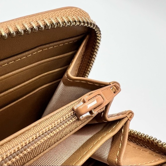 Patrizia Pepe • Brown Leather Wallet - Picture 7 of 10